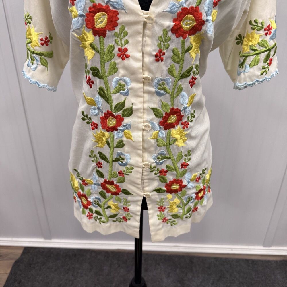 Cream Embroidered Floral V-Neck Blouse - Picture 3 of 6